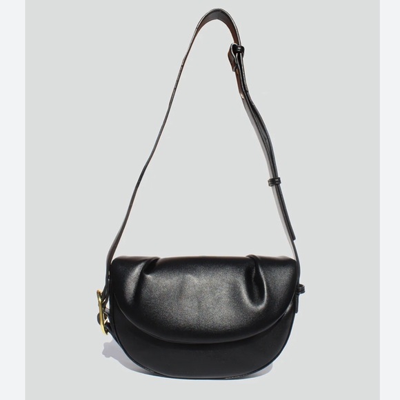 Street Level Handbags - Flour Half Moon Crossbody Women's Street Level Black